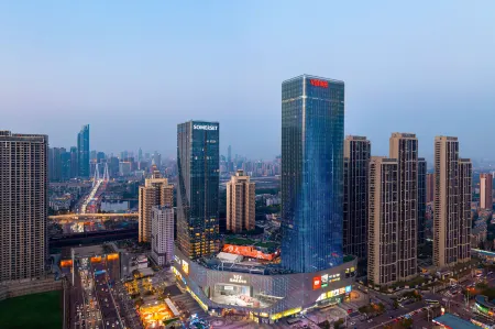 Somerset Future Center Wuhan Отели рядом с достопримечательностью «The Haima Park»