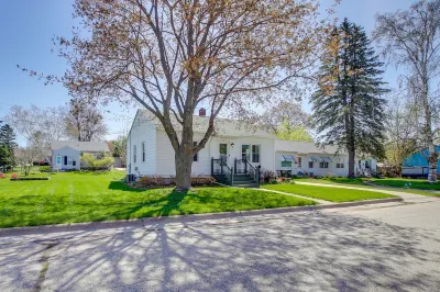 Sturgeon Bay Home about 6 Mi to Potawatomi State Park Hotels near Sourced