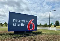 Motel 6 Rock Hill, SC - Cherry Road Các khách sạn ở Fort Mill