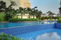 Four Points by Sheraton Surabaya, Tunjungan Plaza - Swimmingpools
