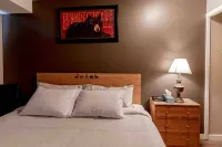 Cozy Home with Mountain View | Walk to All in Canmore Canada