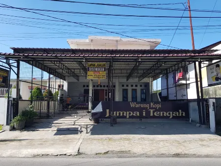 Hotel O Cempaka Syariah Отели в г. Padang Bulan Selayang II