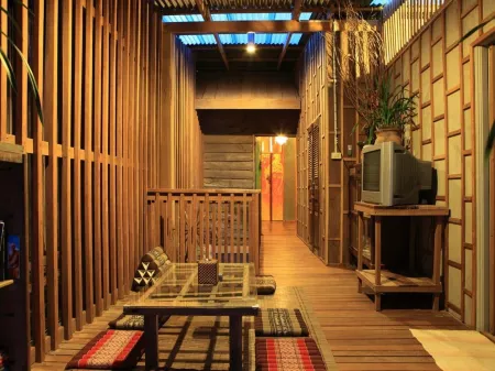 SongPhuaMia Guesthouse Отели рядом с достопримечательностью «Kaeng Khut Khu»