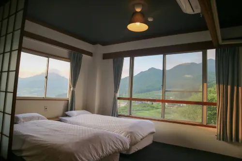 Hotel&Resort Yamanouchi Hills - غرفة مطلة على الجبل