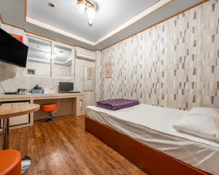 Yeoncheon Yeogiseo Jaja 漣川郡酒店