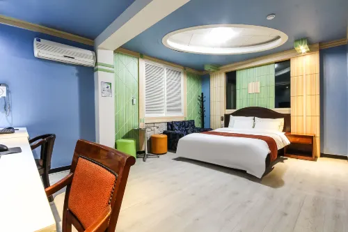 Cupid Motel