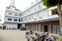 Kalyan Tourist Home Hotels near Kadampazhipuram Mosque