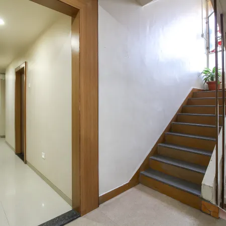 Krishna Residency (A Business Budget Hotel) Отели рядом с достопримечательностью «Стадион Balewadi»