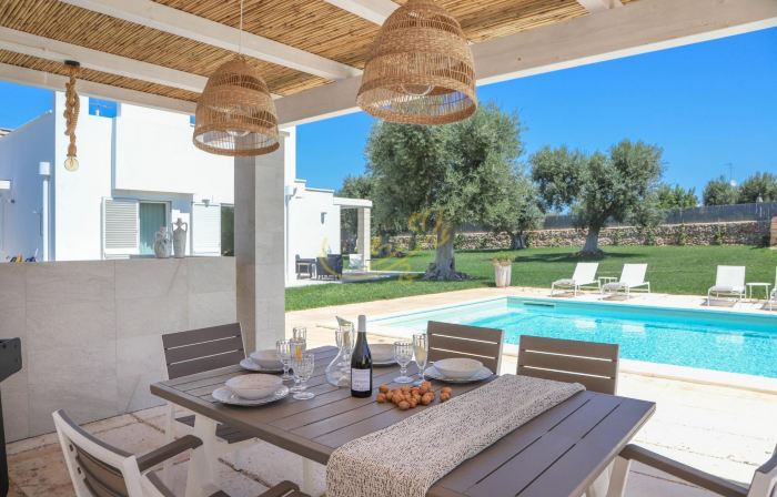 TD Villa Patrizia Pool Alfresco Kitchen