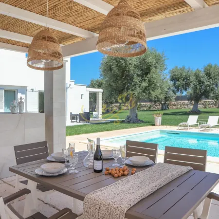 TD Villa Patrizia Pool Alfresco Kitchen