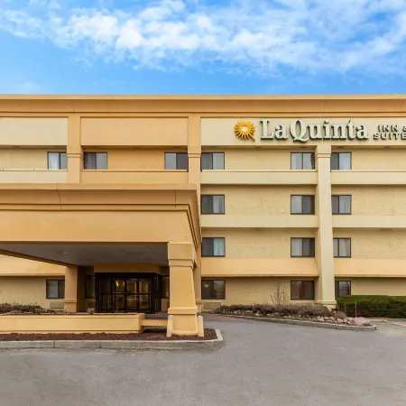 La Quinta Inn & Suites by Wyndham Chicago Gurnee