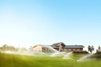 Strawberry Fields Golf Resort Hotel