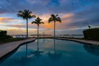 Islander Resort - Beach