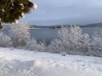 Chalet rénové à louer face au lac Hôtels à : La Vallée-de-la-Gatineau