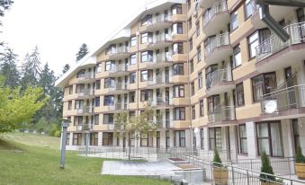 Persey Flora Apartments