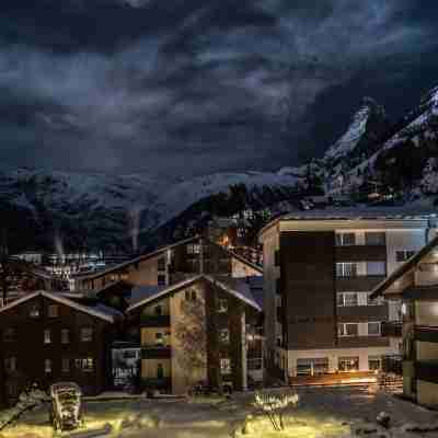 Schweizerhof Zermatt - a Small Luxury Hotel Hotel Exterior