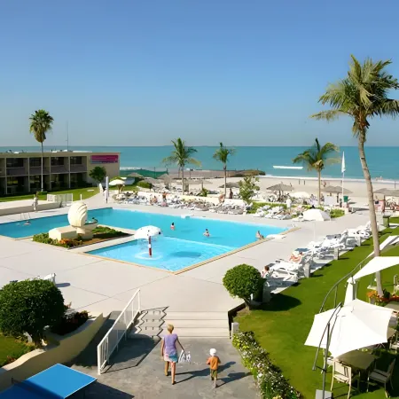 Lou'Lou'a Beach Resort Sharjah Отели рядом с достопримечательностью «Район Аль-Хан»