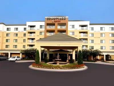 Courtyard Greenville-Spartanburg Airport Hotels near Fred W. Symmes Chapel
