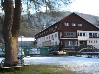 Sport Hotel Gejzirpark Hotels near Loket Castle