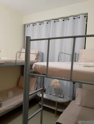 Top House Hostel - Hostels