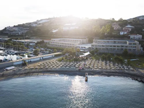 Aregai Marina Hotel & Residence