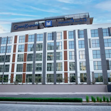 Grand Kingsgate Jaddaf Waterfront Hotel by Millennium Отели рядом с достопримечательностью «Джадаф»