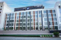 فندق جراند كينجز جيت الجداف ووترفرونت من فنادق ميلينيوم Hotels near الجداف‎