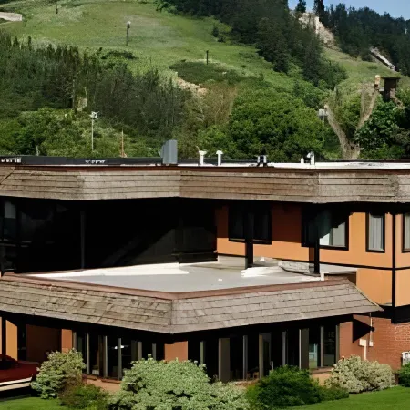 Rabbit Ears Motel