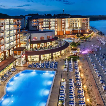 Sol Luna Bay Resort
