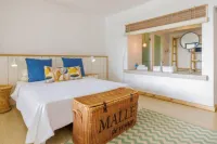 Coin de Mire Attitude Hotels in Calodyne
