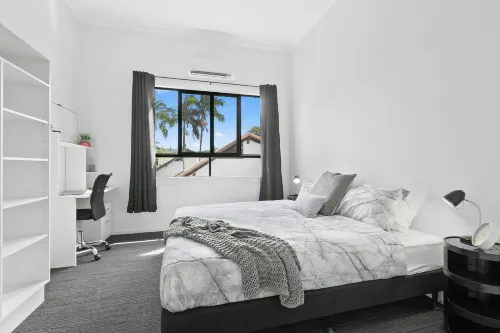 Redhill Cairns Living - Martyn St - 2-Star