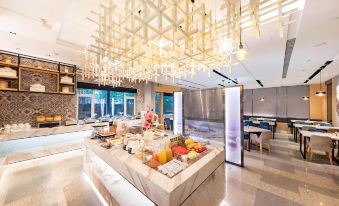 Atour Hotel (Yantai South Railway Station, Yingchun Street)