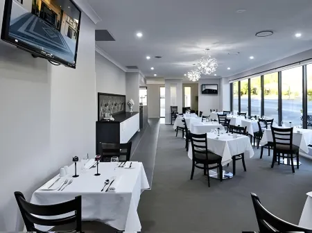 Astro Dish Motor Inn