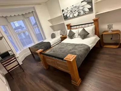 Private Room in Town Centre Free Parking WI FI and Patio with AA Stay Ltd Hotels in Aylesbury Vale District