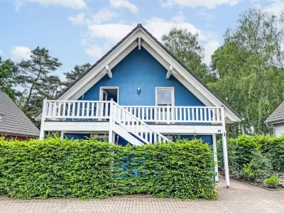 Müritz Ferienpark Röbel Hôtels à proximité de : Kirchgemeinde Röbel