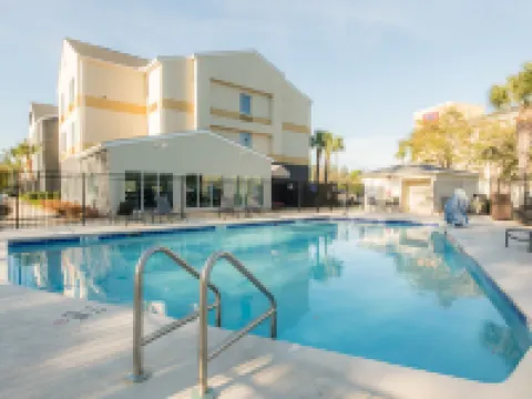 フェアフィールド・イン&スイート・バイ・マリオット - ブランズウィック ブランズウィックのホテル