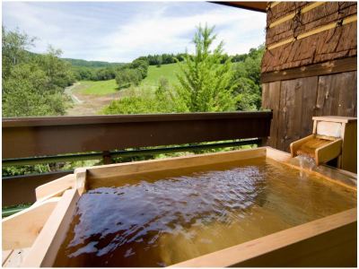 和風マウンテンビュールーム(露天風呂) 奥利根温泉 ホテルサンバードの写真