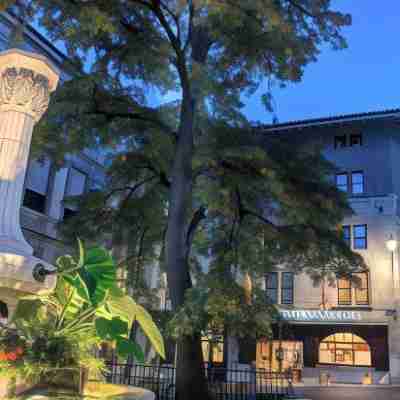 Hôtel Les Armures Hotel Exterior