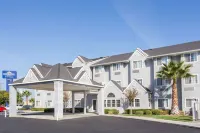 Microtel Inn & Suites by Wyndham Modesto Ceres