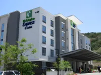 Holiday Inn Express & Suites San Diego - Mission Valley Hotel in zona Coleman University