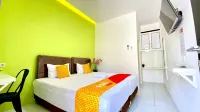Modern Guest House by Calli Rooms Hotels in Kaliwates