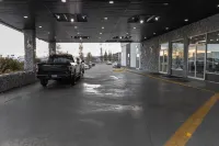 Super 8 by Wyndham Prince George - Bãi đậu xe