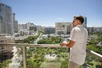 Luana Waikiki Hotel & Suites - Sea View