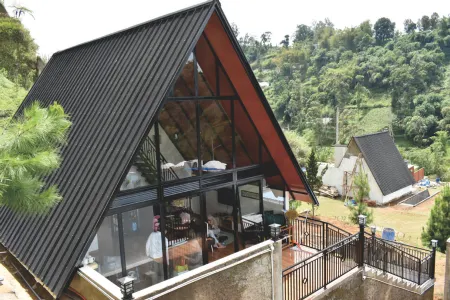 Sekar Arum Villa di Mahkota Sangkuriang Glamping Отели в г. Cisarua