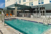 Aloft Gainesville University Area - Pools