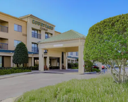 Courtyard by Marriott Monroe Airport Hotels in Monroe