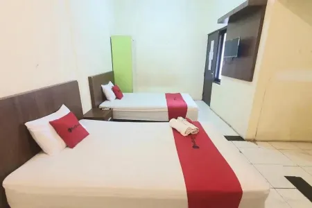 RedDoorz Near Universitas Pgri Kanjuruhan Отели в г. Sukun