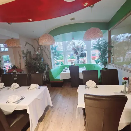 Kingswood Hotel Отели в г. Мэйденхед