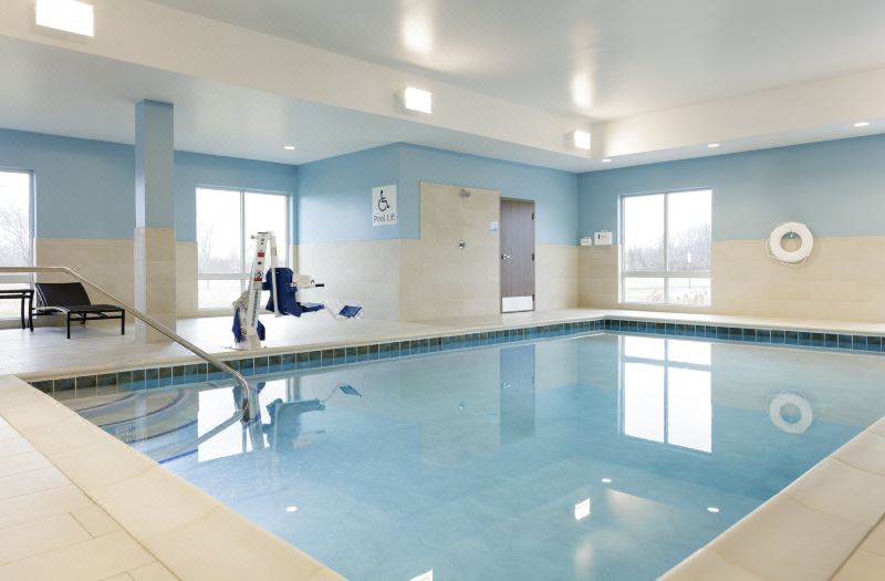 Holiday Inn Express & Suites Clarksville North by IHG photo 3
