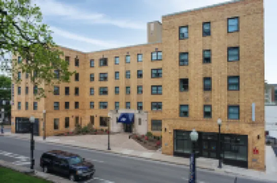 學者州立學院酒店-希爾頓啟繽精選酒店 酒店